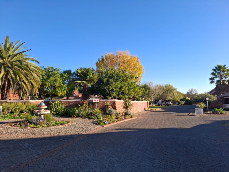 2 Bedroom Property for Sale in Langenhovenpark Free State
